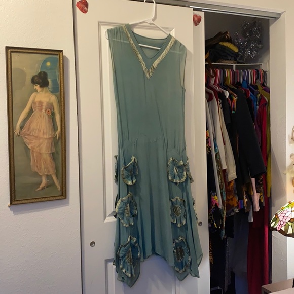 Vintage Dresses & Skirts - Silk and Velvet Flapper Dress from 1920
